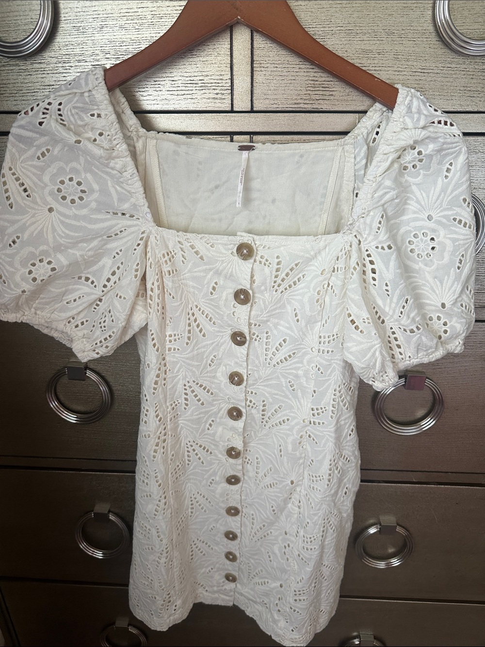 🛍️SALE🛍️Free People Daniella Cream Eyelet Puff Sleeve Button-Front Mini Dress - Picture 2 of 4